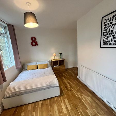 Charming 1-Bedroom Apartment Southfields, London Kültér fotó