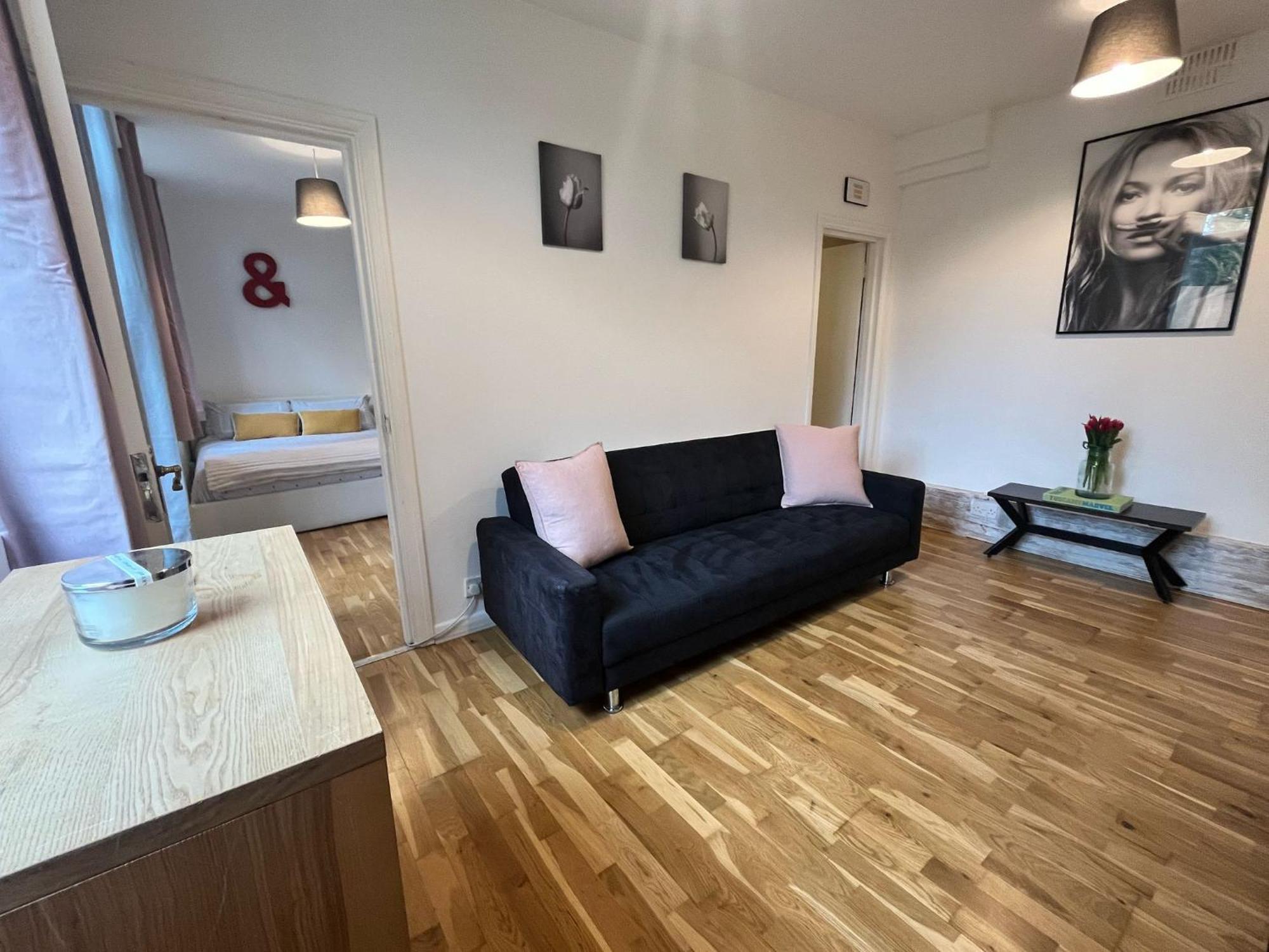 Charming 1-Bedroom Apartment Southfields, London Kültér fotó