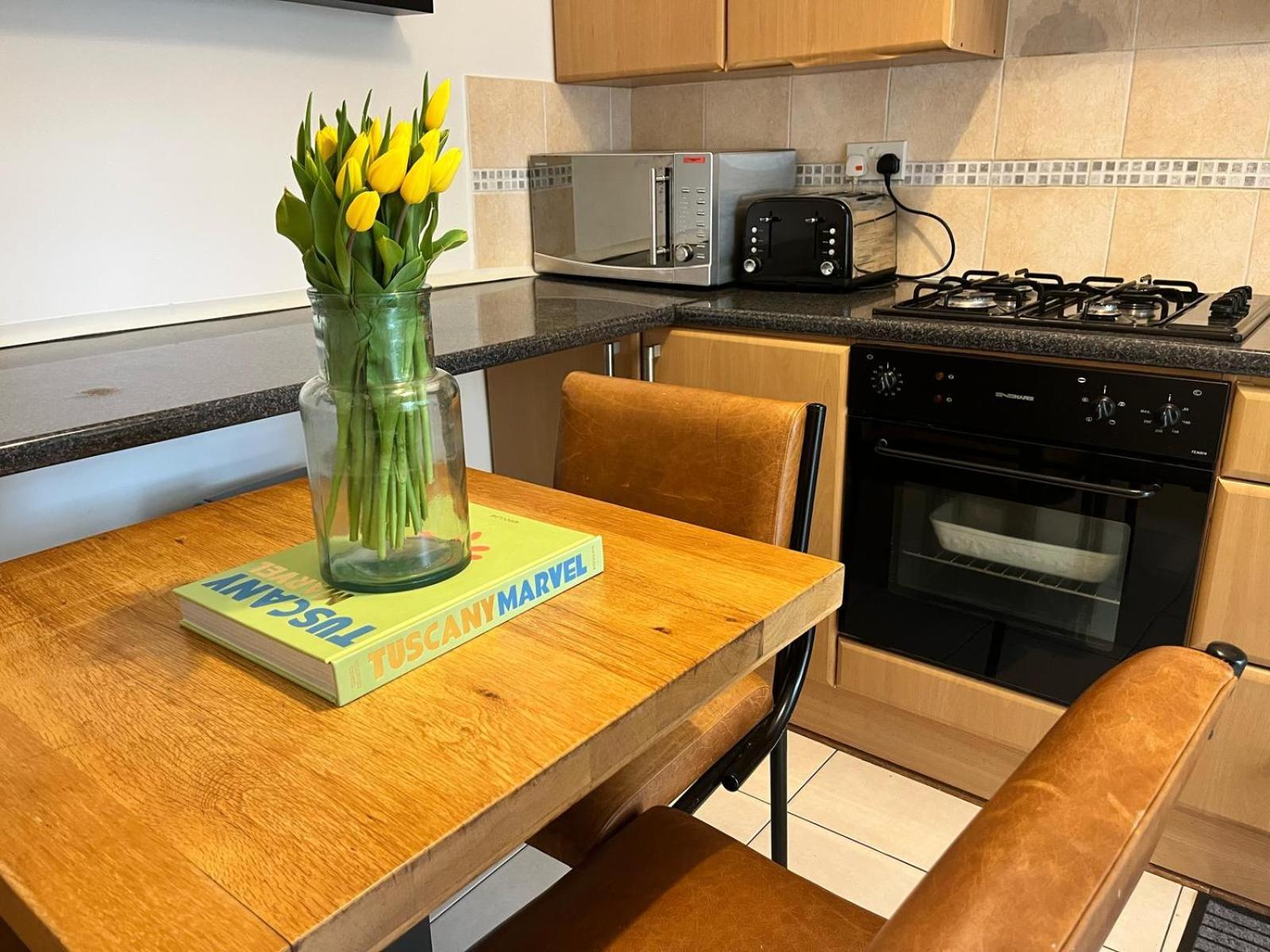 Charming 1-Bedroom Apartment Southfields, London Kültér fotó